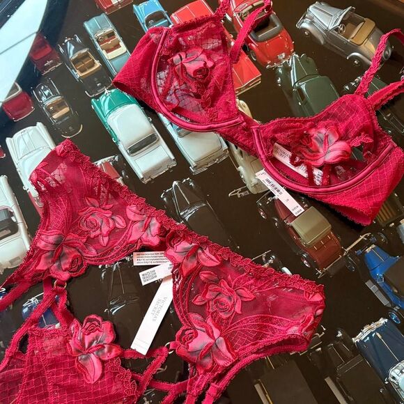 Victorias Secret Red Rose Embroiled Matching 3 Piece Set Lingerie - Picture 5 of 5